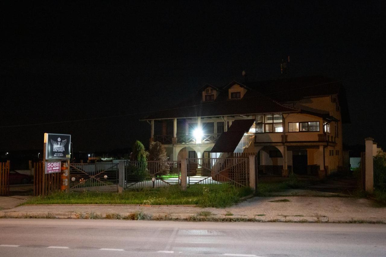 Motel Imperija Ub Exterior photo